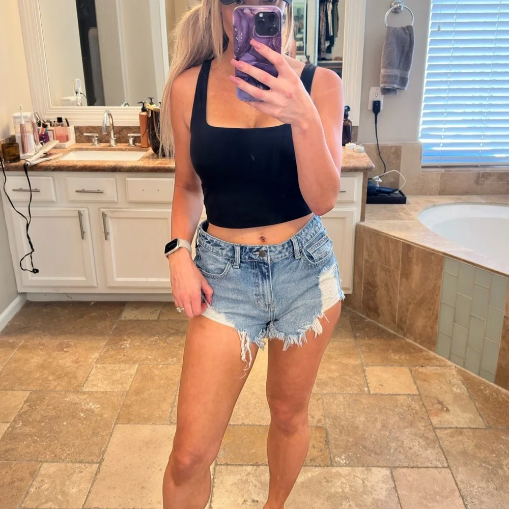 Denim Short - Size M - Picture 3 of 4